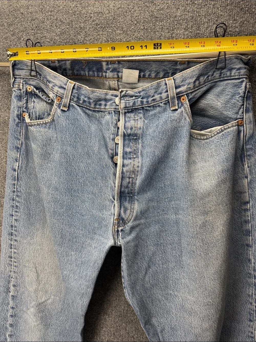Vintage Levi's 501 Classic Straight Button Fly Men's Jeans W40 L30 10/2001